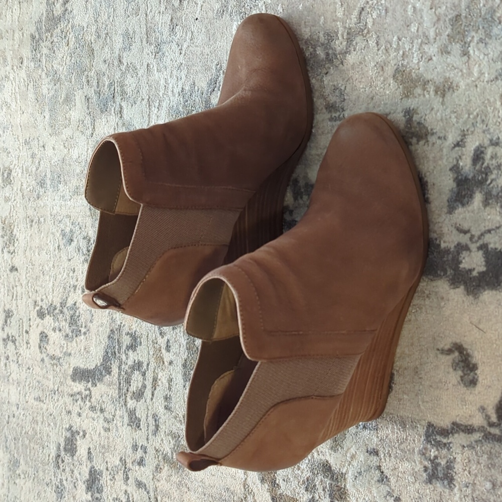 Wedge ankle bootie